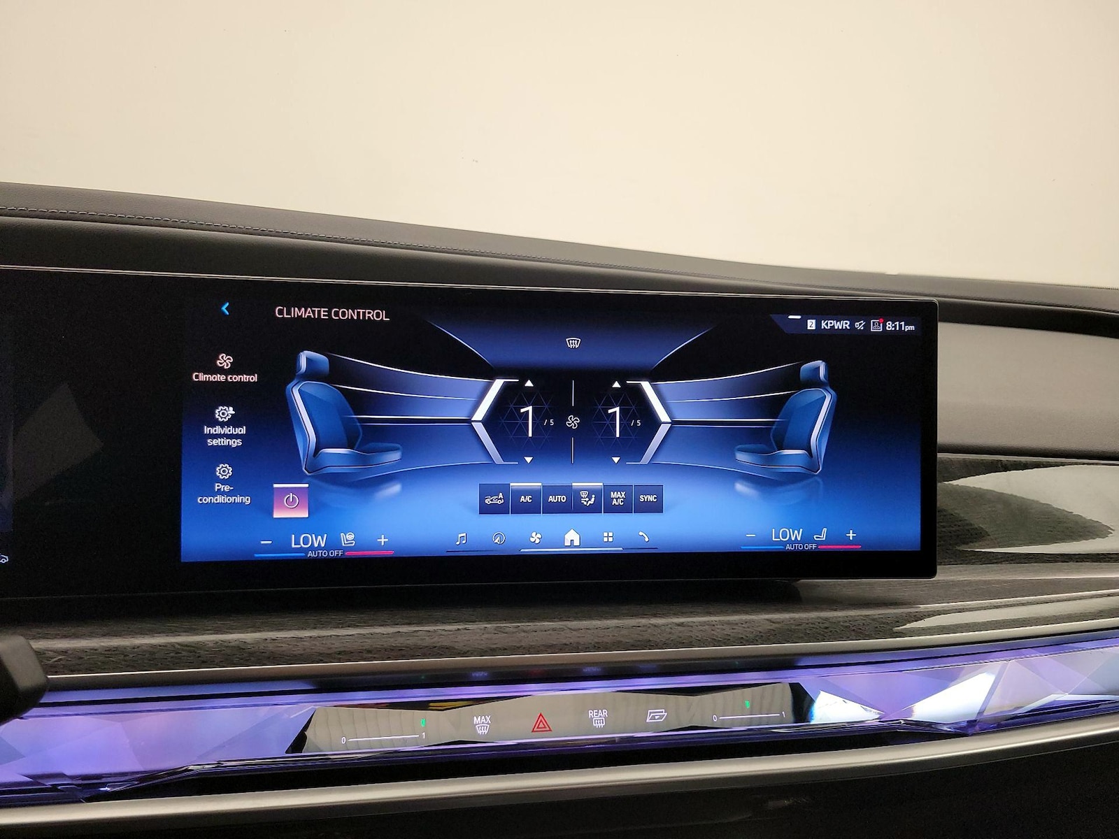 2025 BMW 7 Series 740i - Photo 17