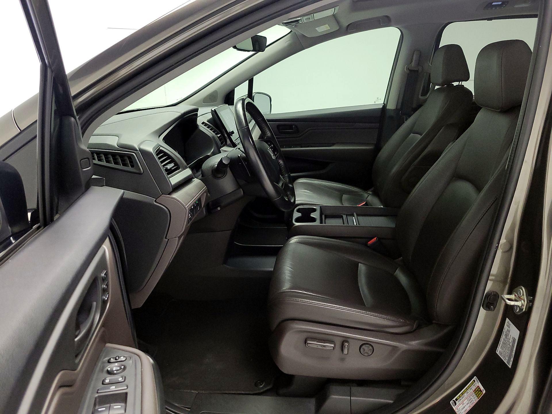 Thumbnail: 2019 Honda Odyssey - 11