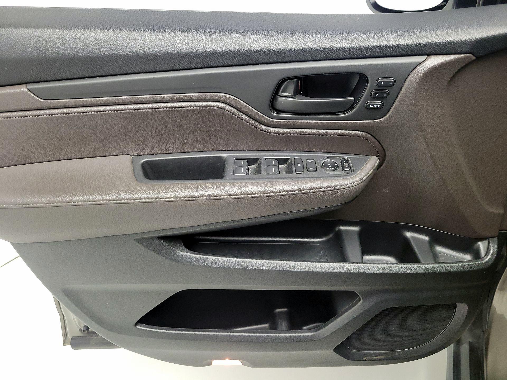Thumbnail: 2019 Honda Odyssey - 12