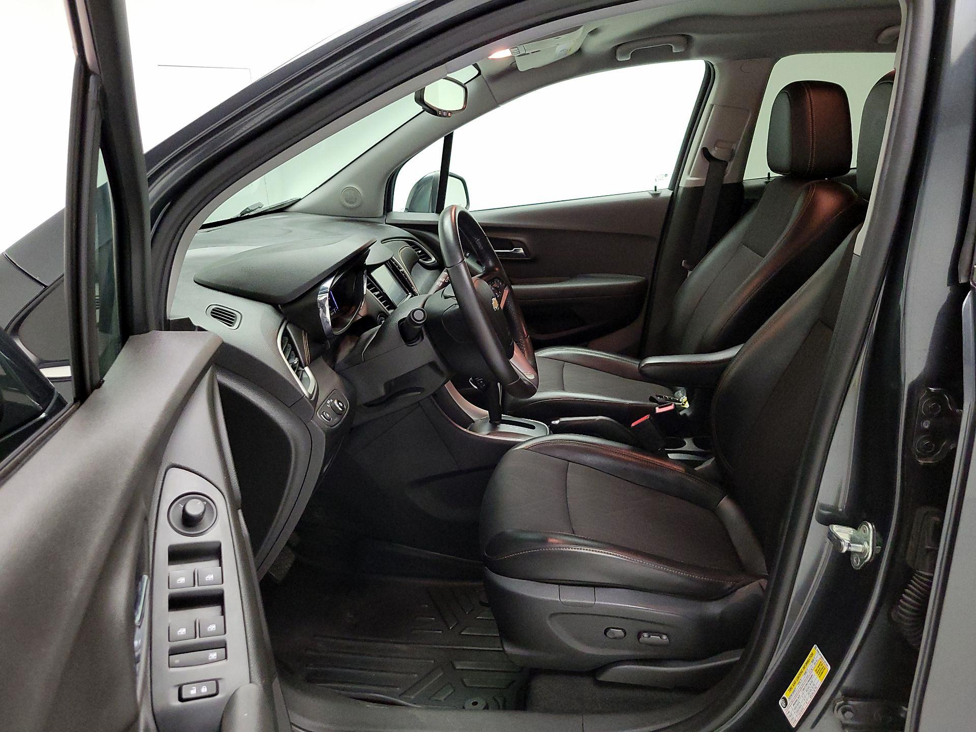 Thumbnail: 2017 Chevrolet Trax - 11