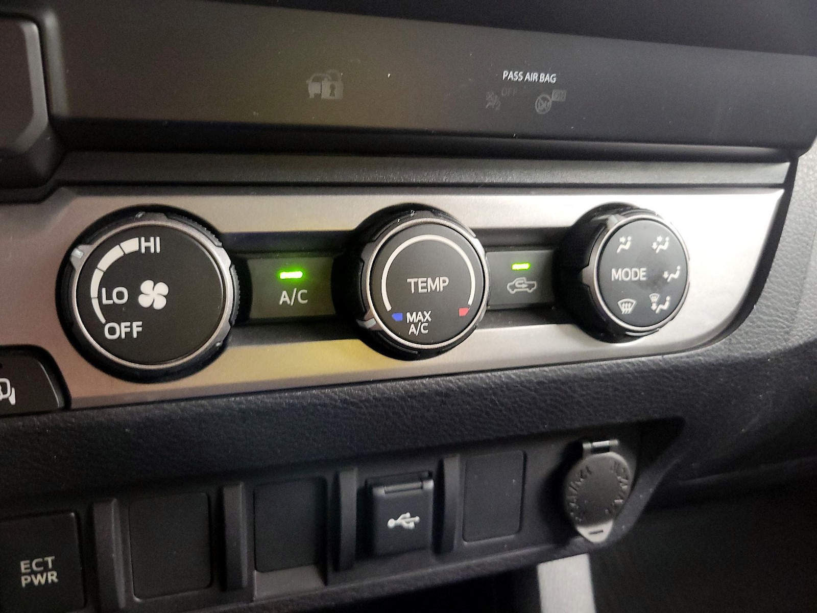 2020 Toyota Tacoma SR - Photo 17