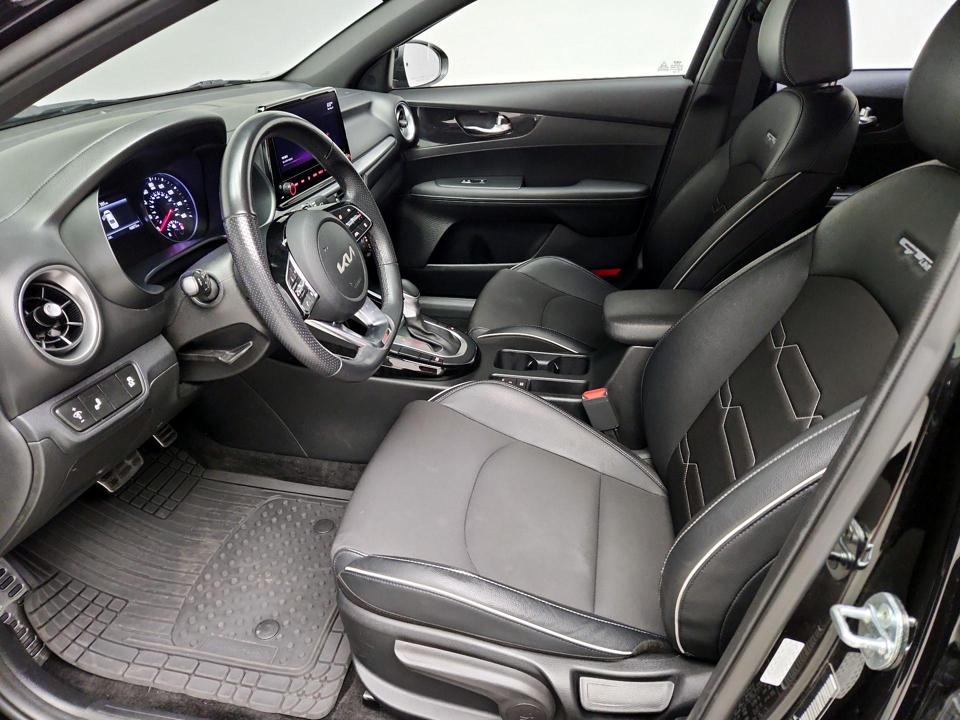 Thumbnail: 2022 Kia Forte - 9