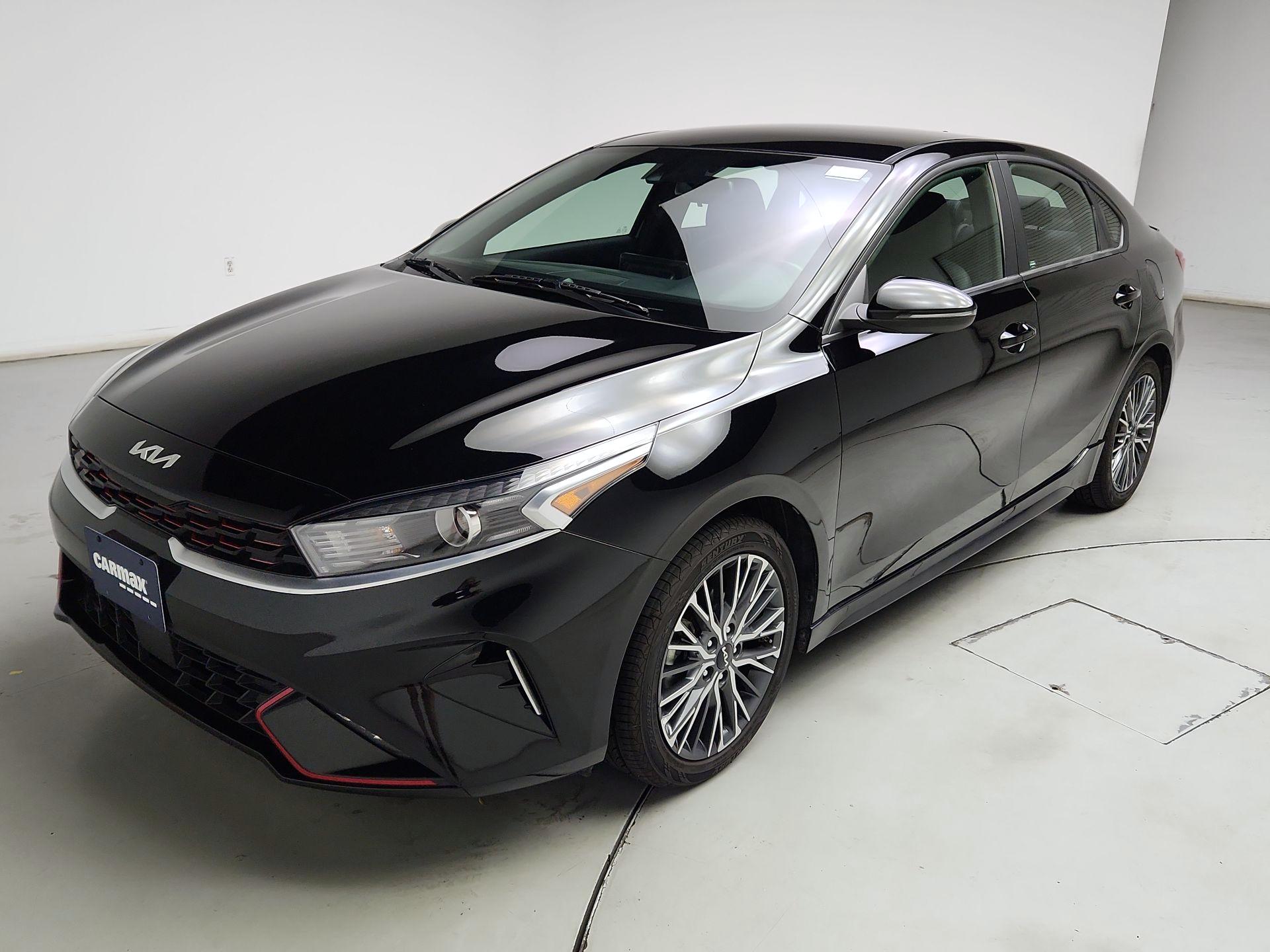 Thumbnail: 2022 Kia Forte - 3