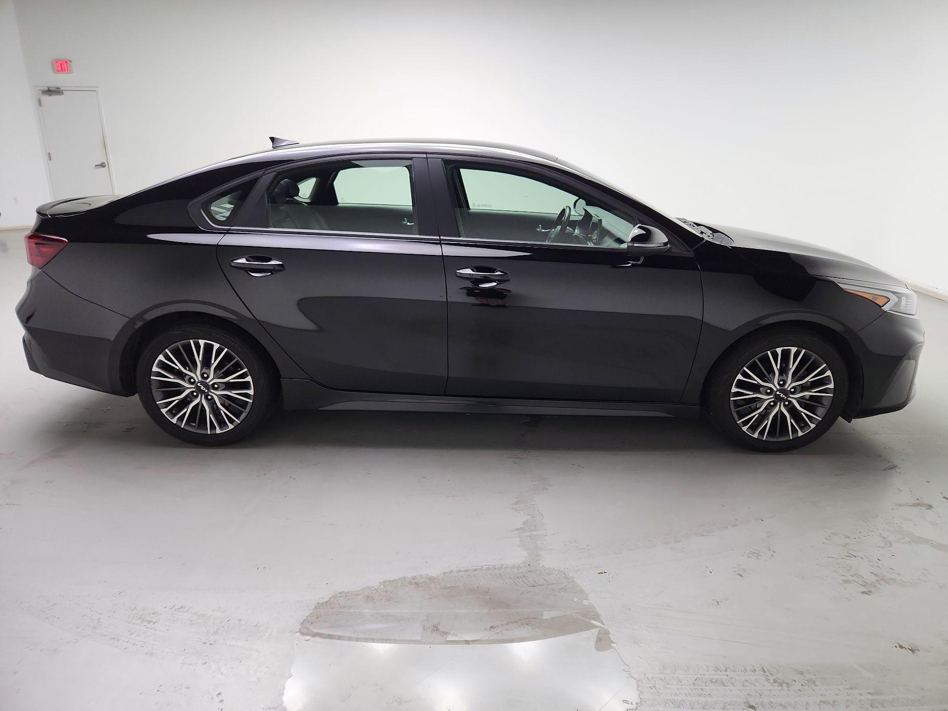 Thumbnail: 2022 Kia Forte - 4