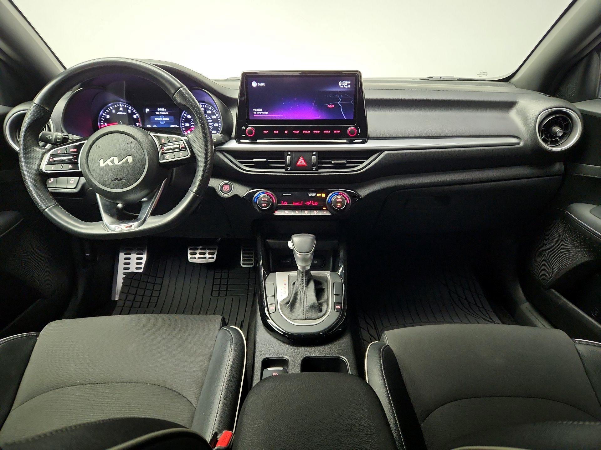 Thumbnail: 2022 Kia Forte - 8