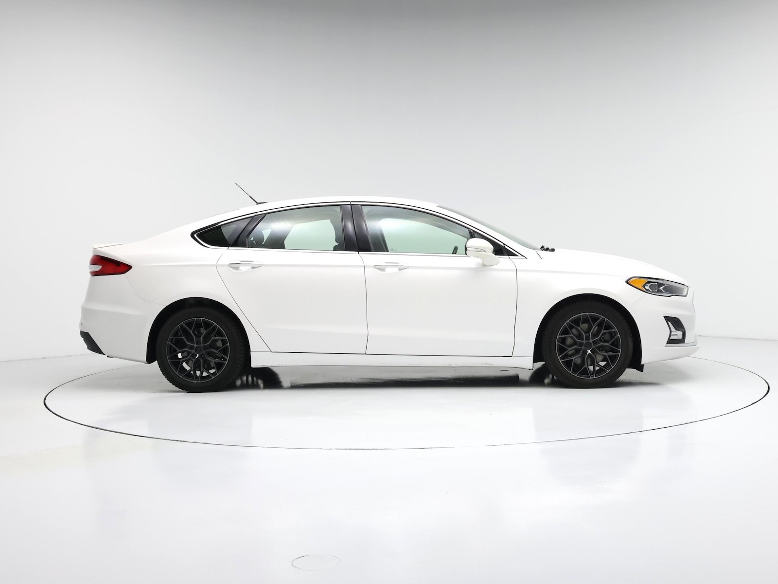 2019 Ford Fusion Energi Titanium - Photo 8