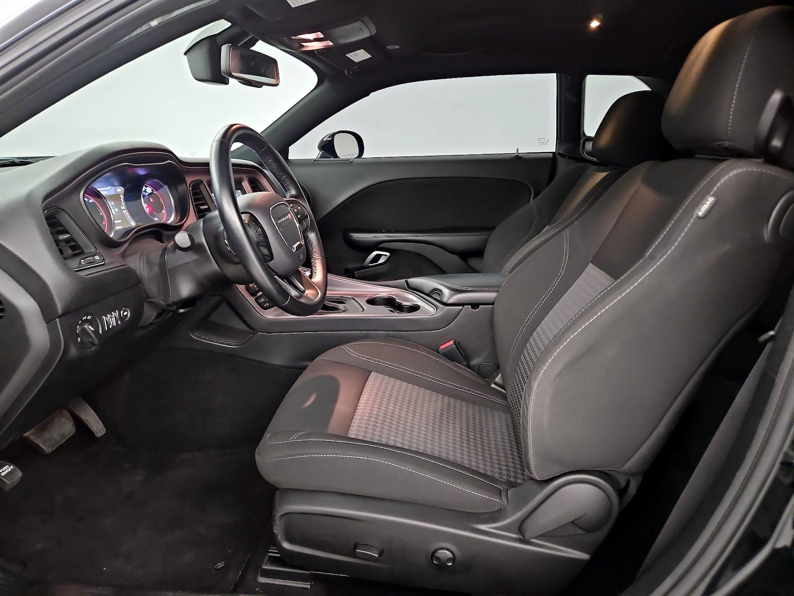 Power Seat(s) & Side Airbags