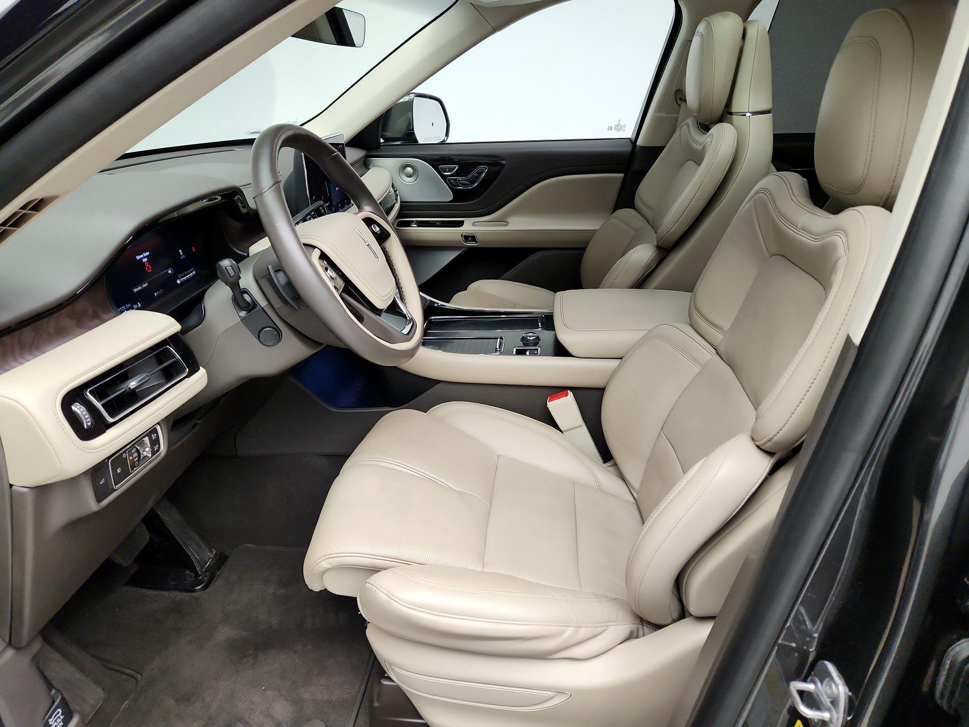Thumbnail: 2020 Lincoln Aviator - 9