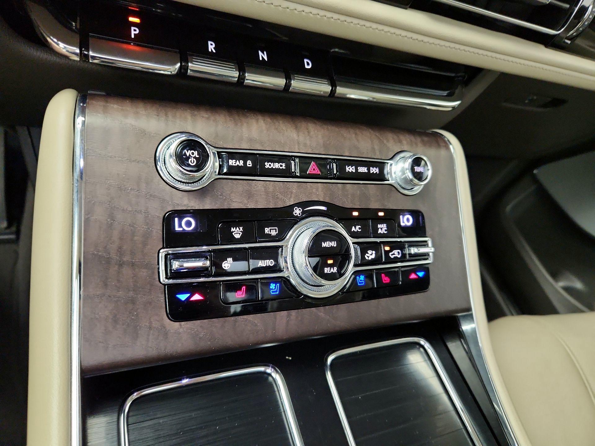 Thumbnail: 2020 Lincoln Aviator - 15