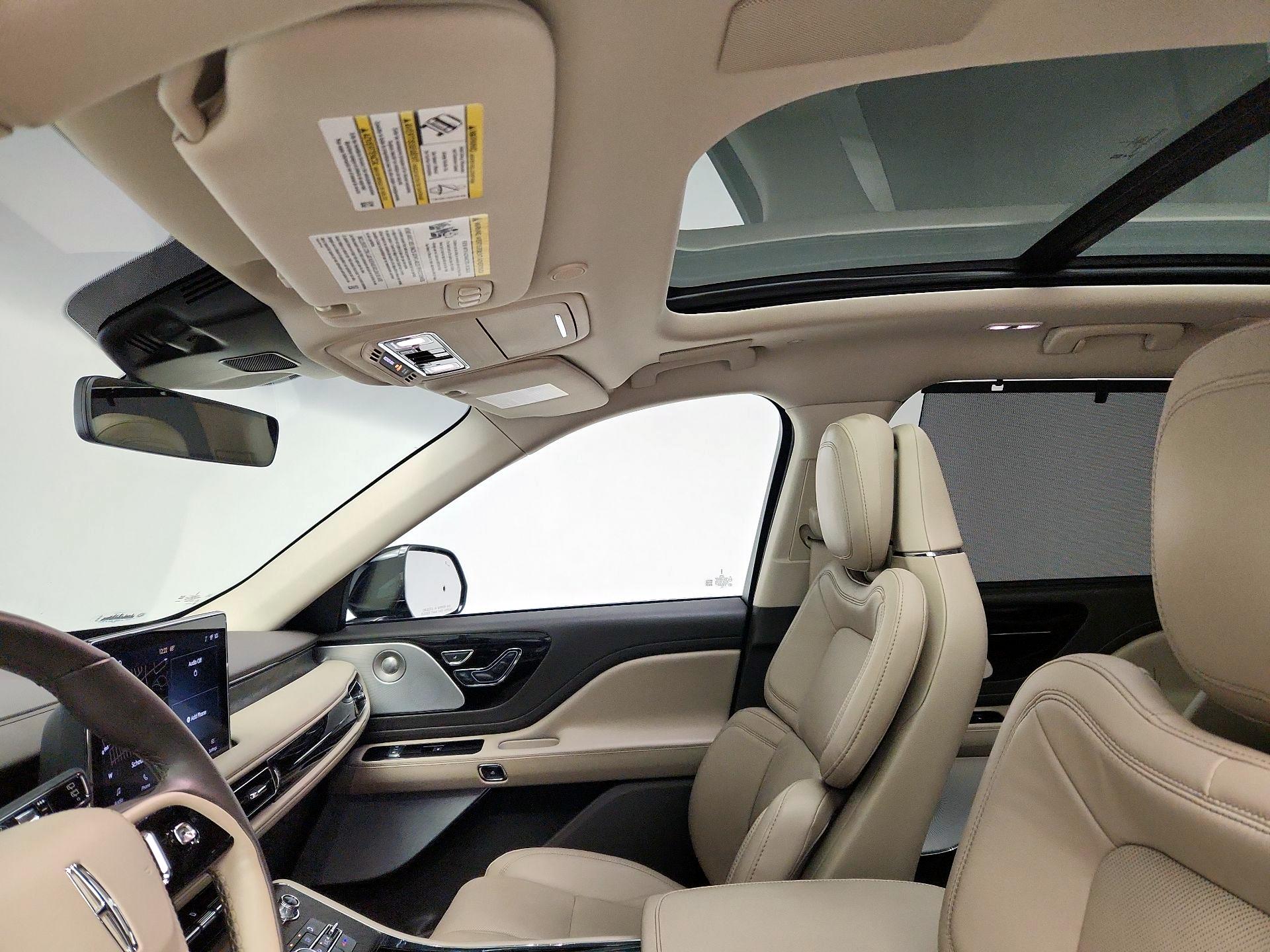 Thumbnail: 2020 Lincoln Aviator - 18