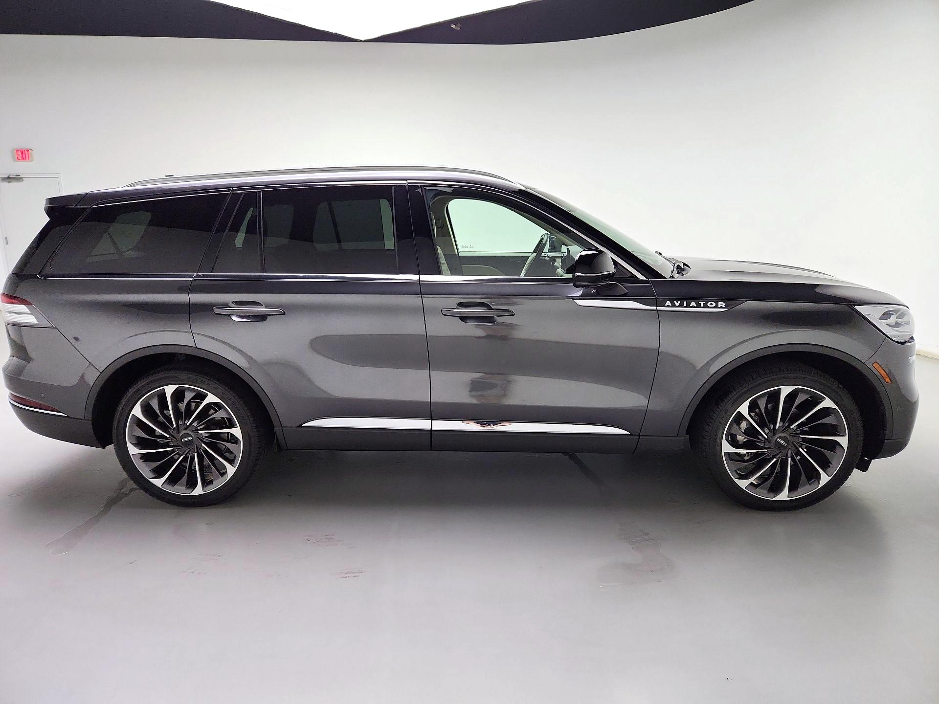 Thumbnail: 2020 Lincoln Aviator - 4