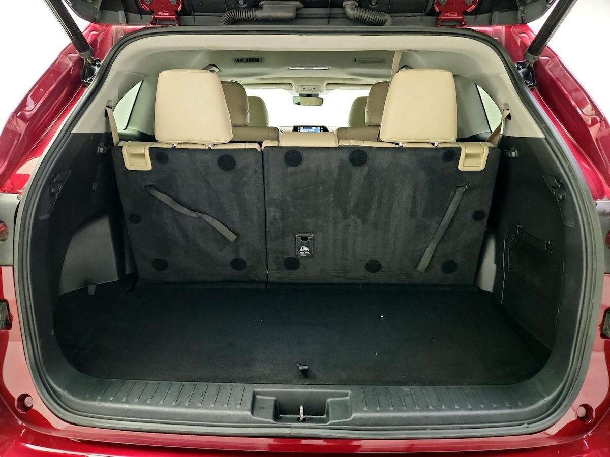 Trunk/Cargo (Seats Up)
