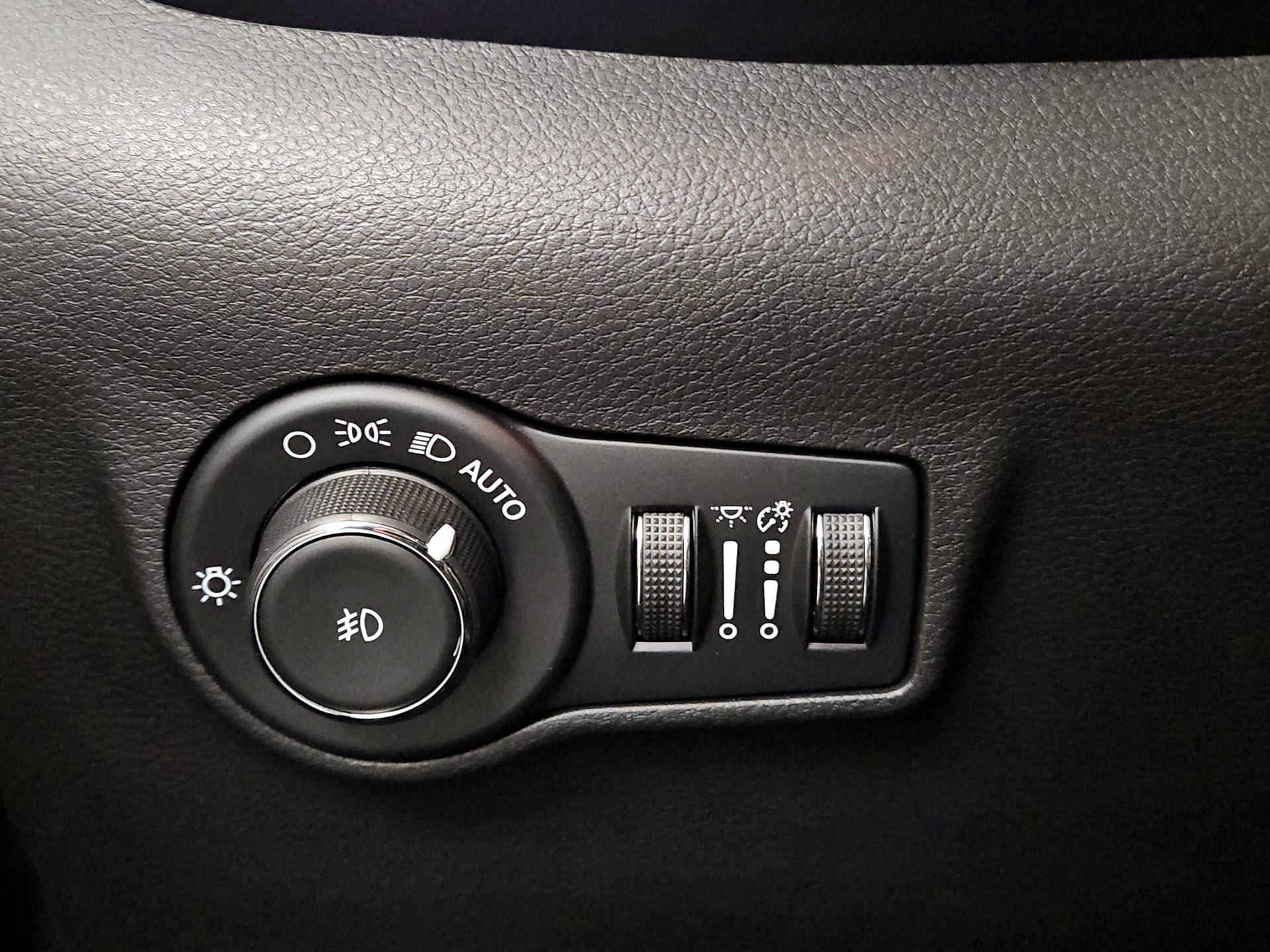 Thumbnail: 2023 Jeep Compass - 11
