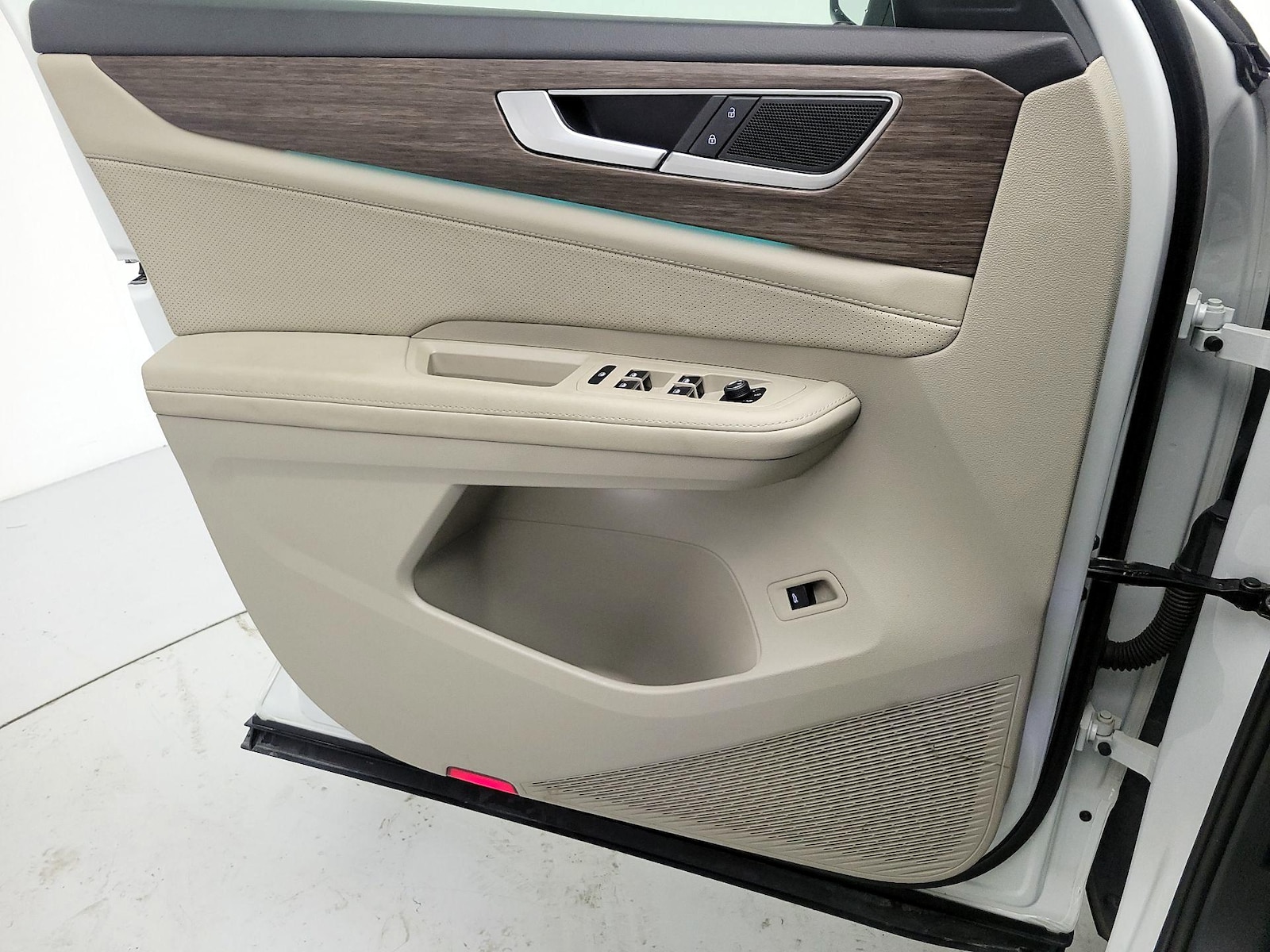 2025 Volkswagen Atlas SEL - Photo 13