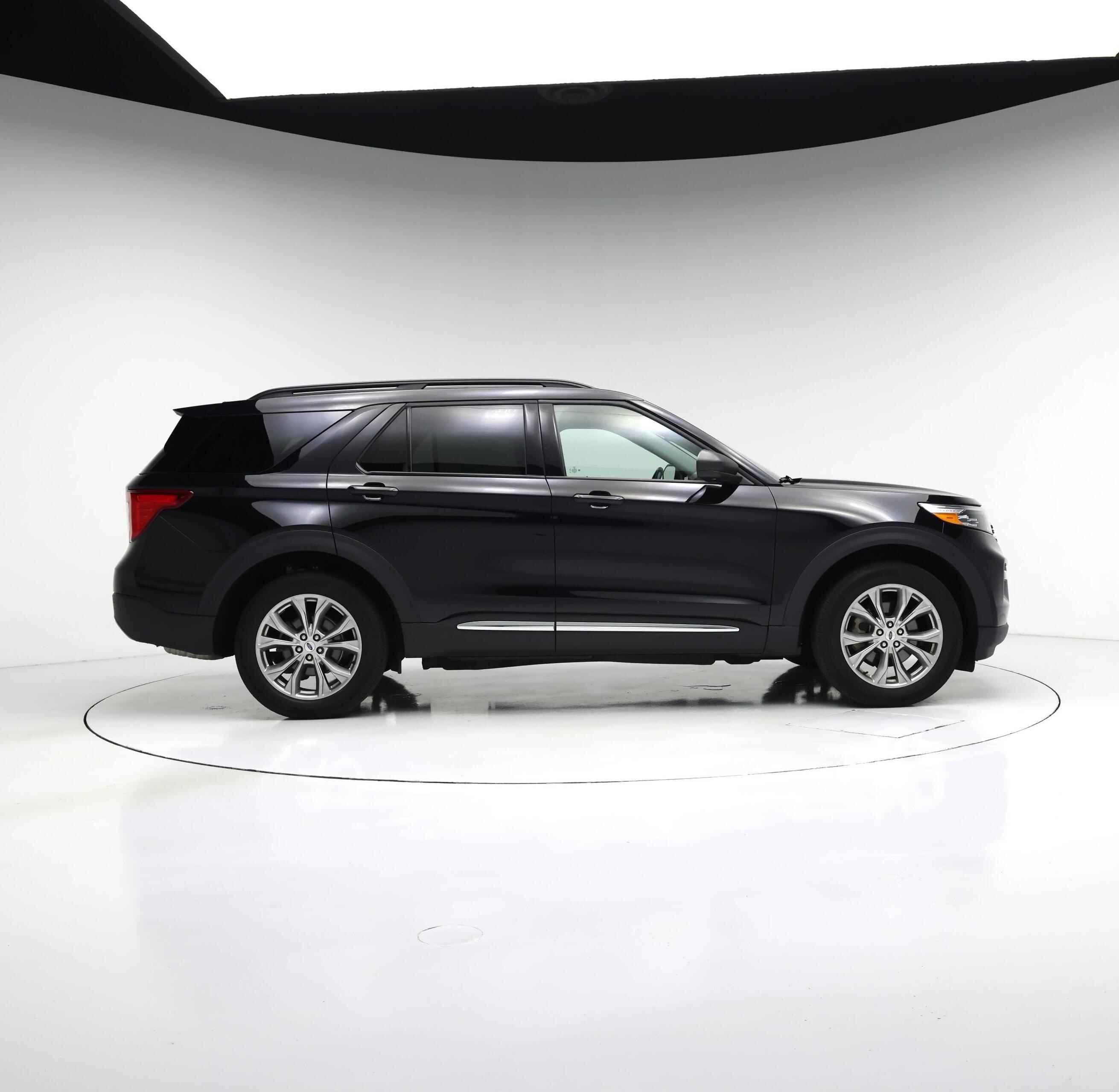 Thumbnail: 2023 Ford Explorer - 7