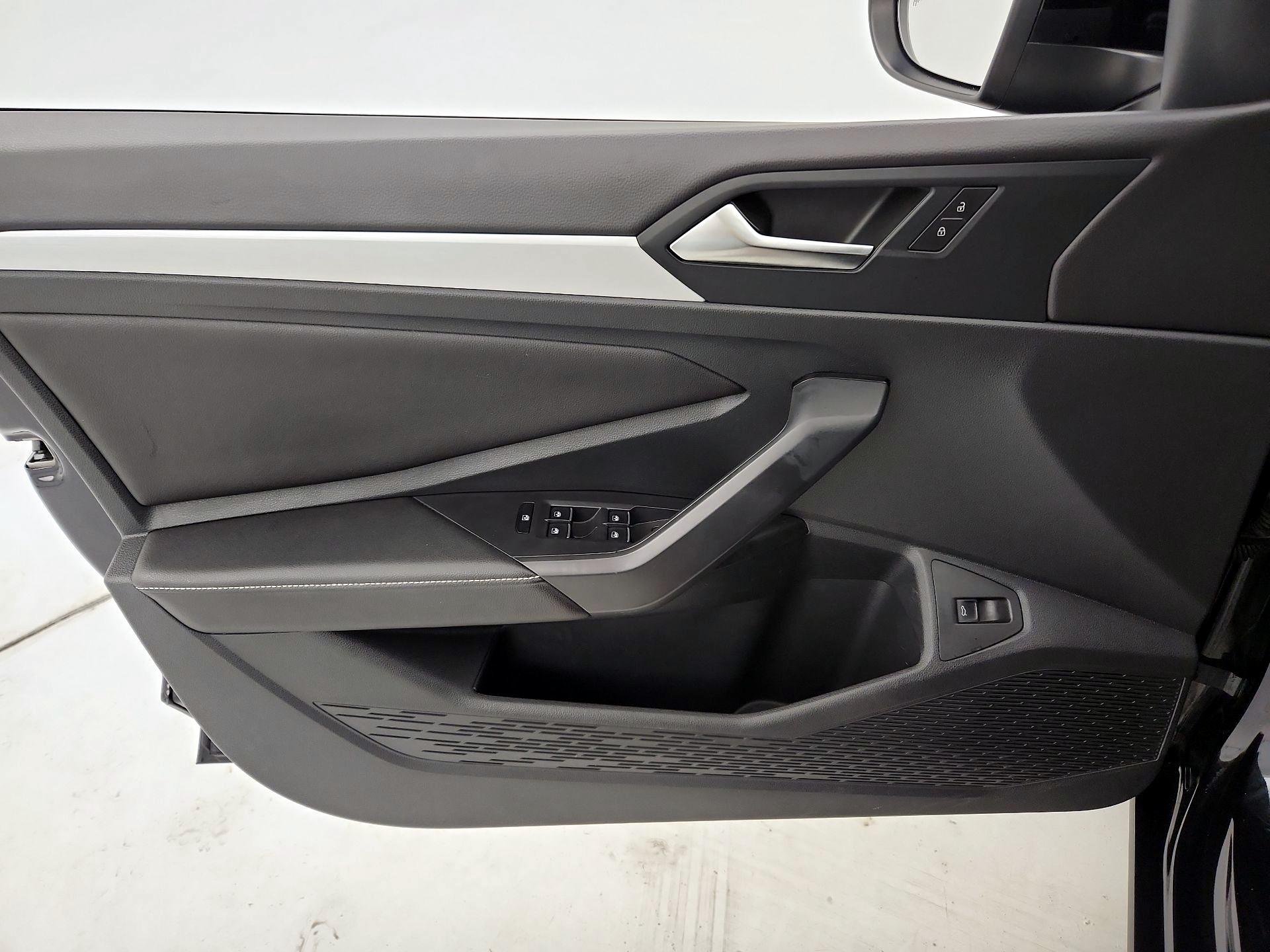 Thumbnail: 2025 Volkswagen Jetta - 12