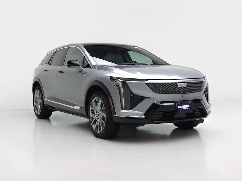 2025 Cadillac OPTIQ Luxury 1