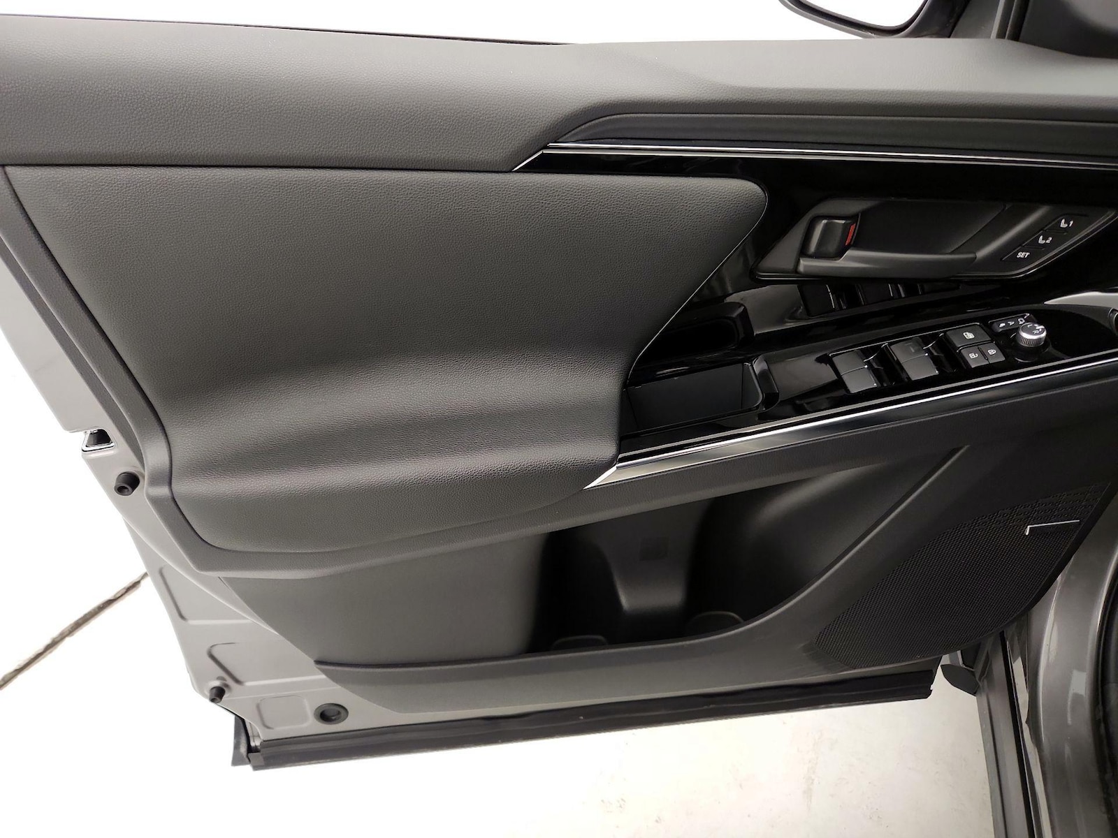 2023 Subaru SOLTERRA Limited - Photo 13