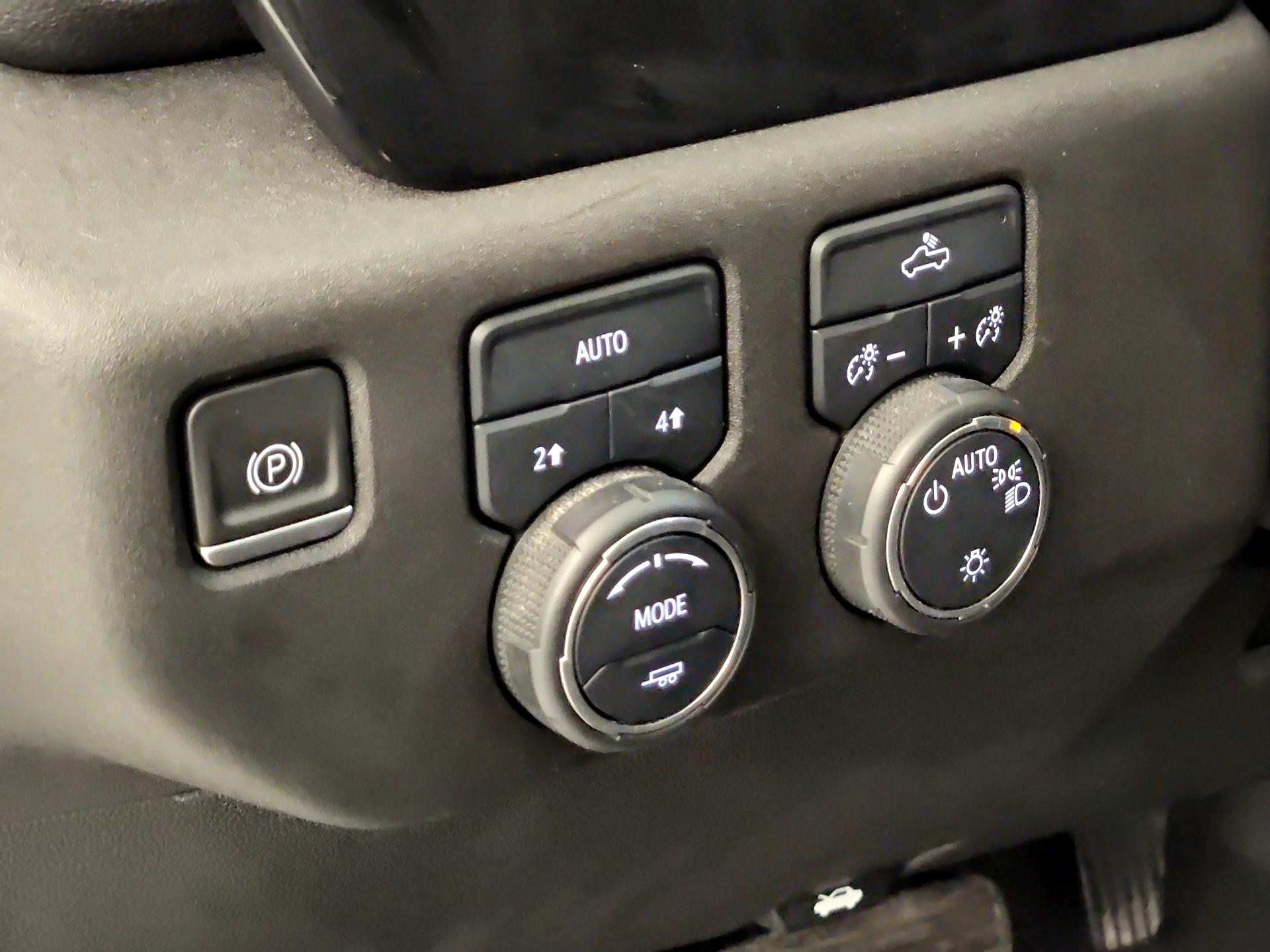 Thumbnail: 2023 Chevrolet Silverado 1500 - 13