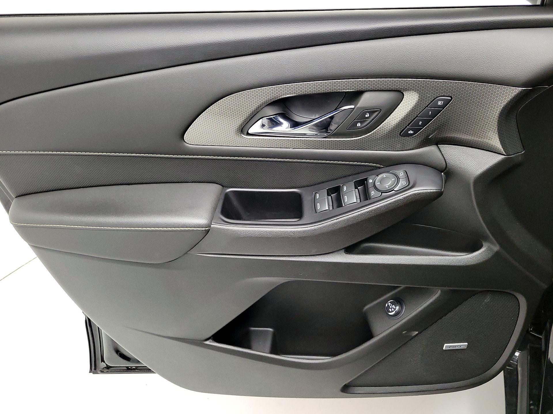 Thumbnail: 2023 Chevrolet Traverse - 12