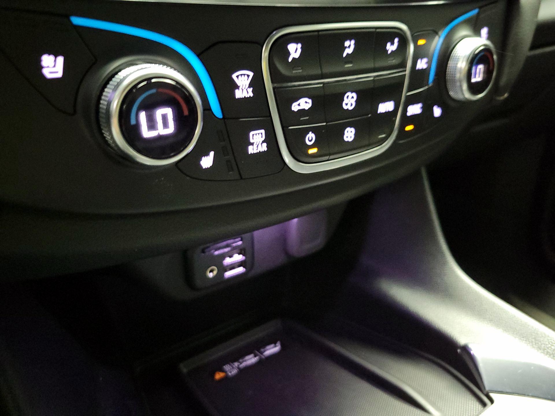 Thumbnail: 2023 Chevrolet Traverse - 15