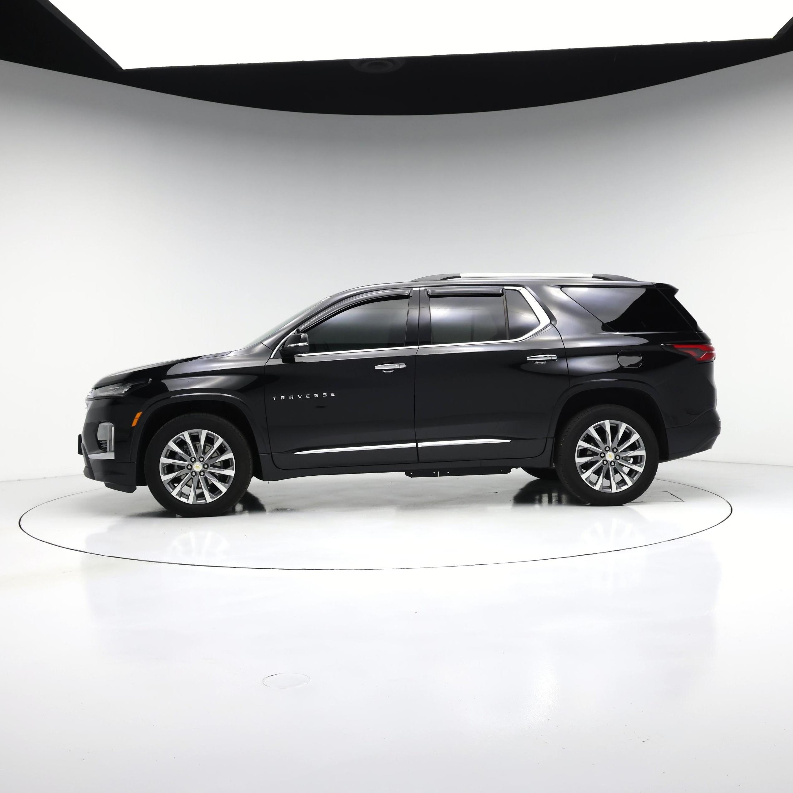Thumbnail: 2023 Chevrolet Traverse - 3