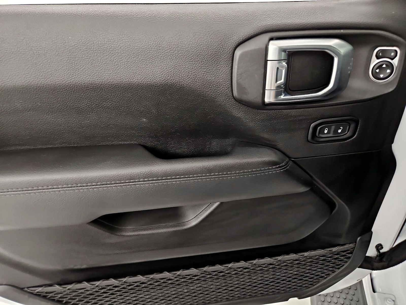 2022 Jeep Wrangler Unlimited Sahara Altitude - Photo 13