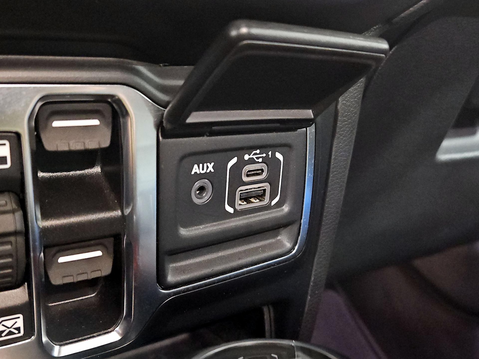 2022 Jeep Wrangler Unlimited Sahara Altitude - Photo 20