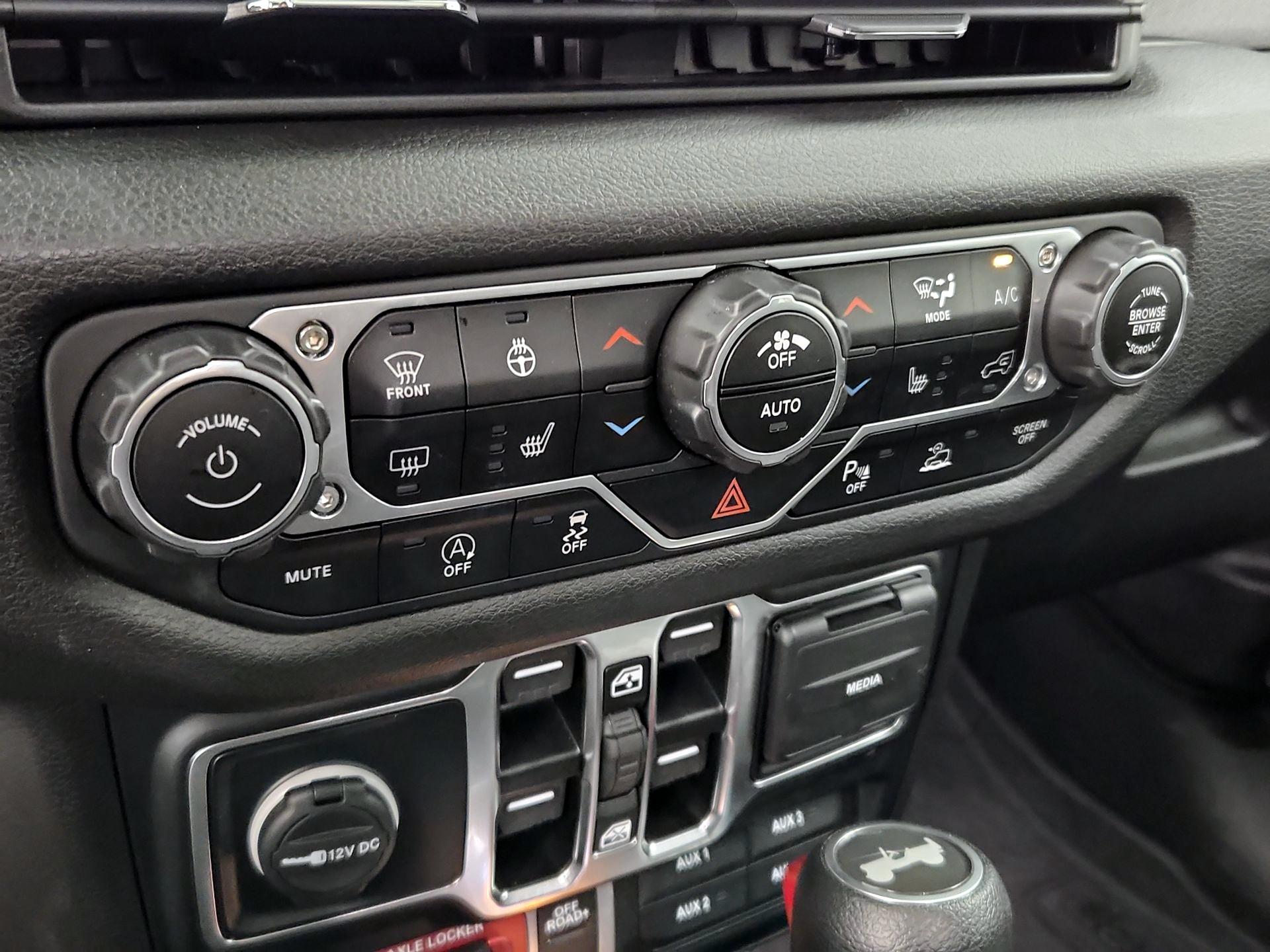 Thumbnail: 2024 Jeep Wrangler - 16