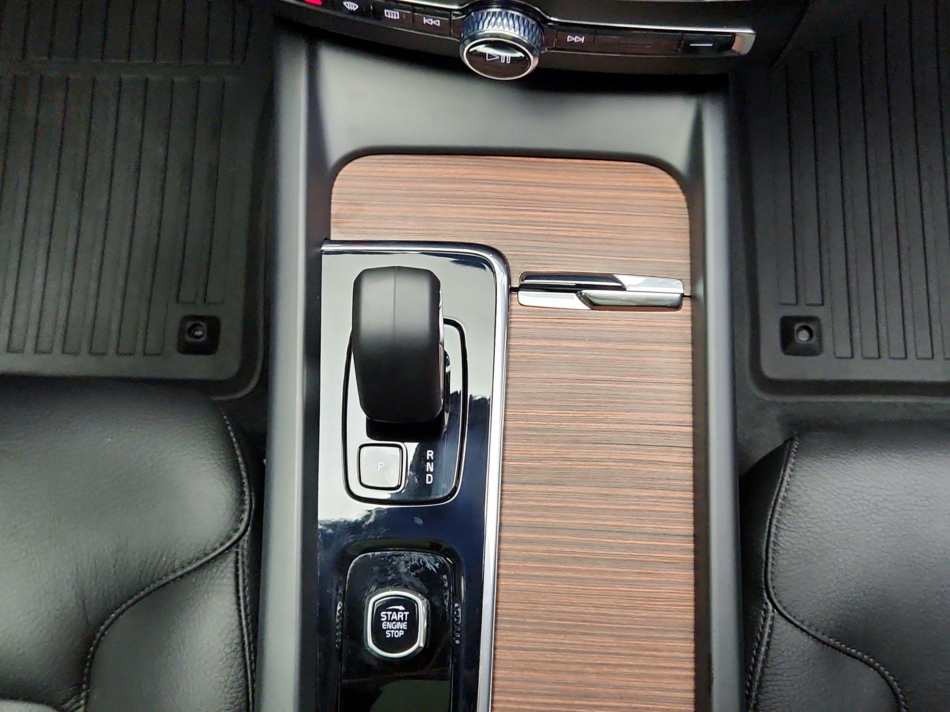 Thumbnail: 2023 Volvo XC60 - 16