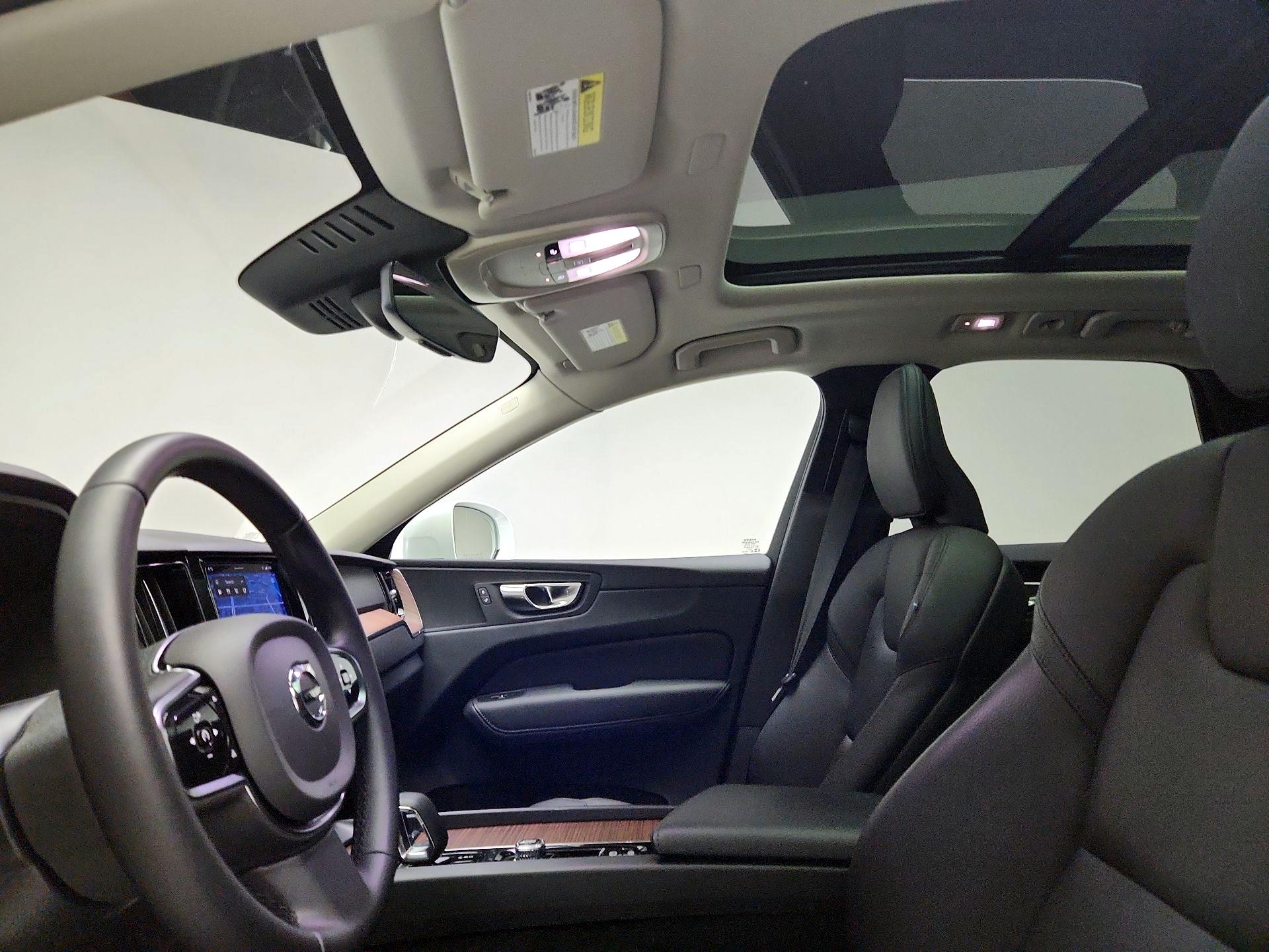 Thumbnail: 2023 Volvo XC60 - 18