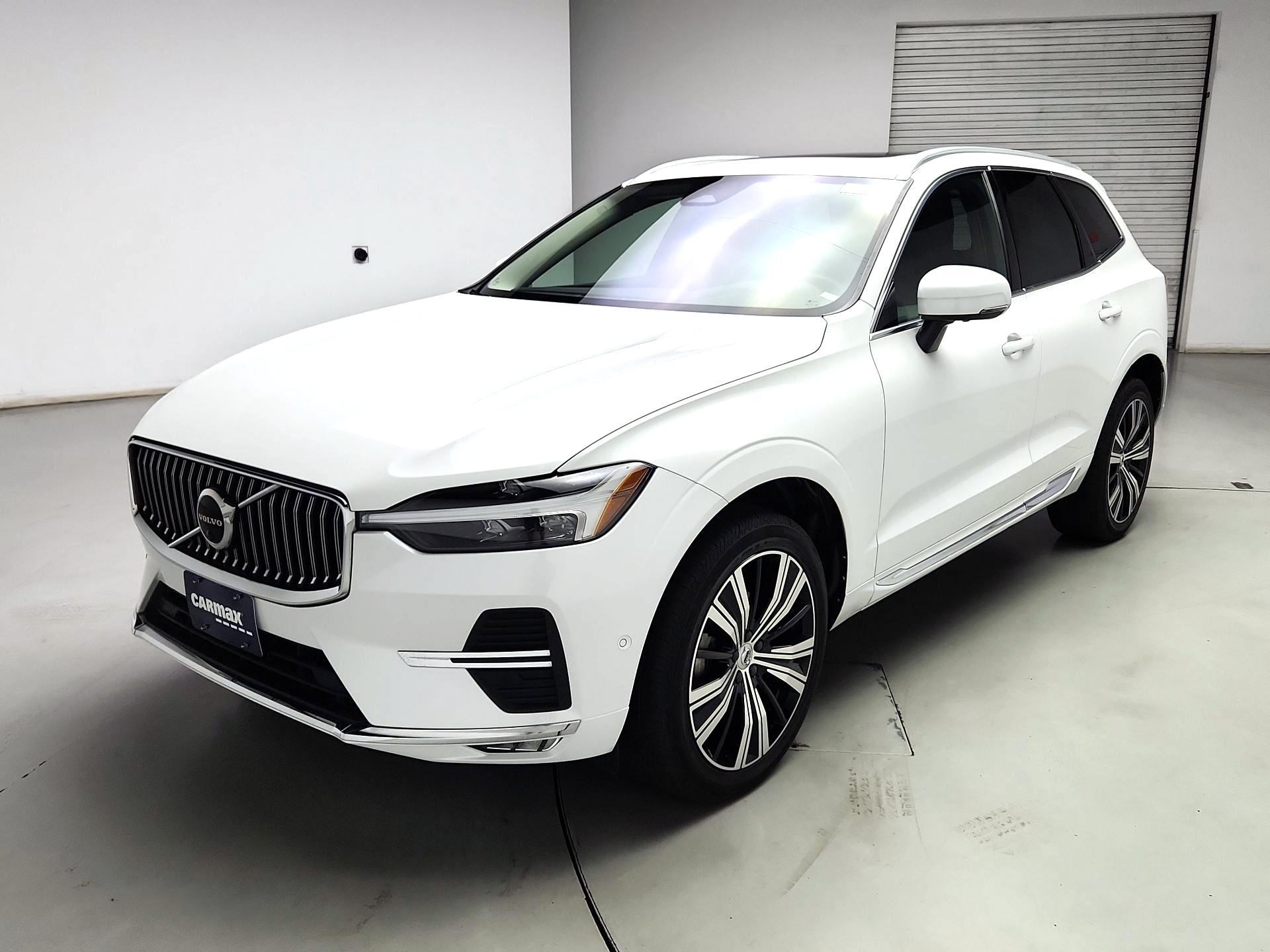 Thumbnail: 2023 Volvo XC60 - 3