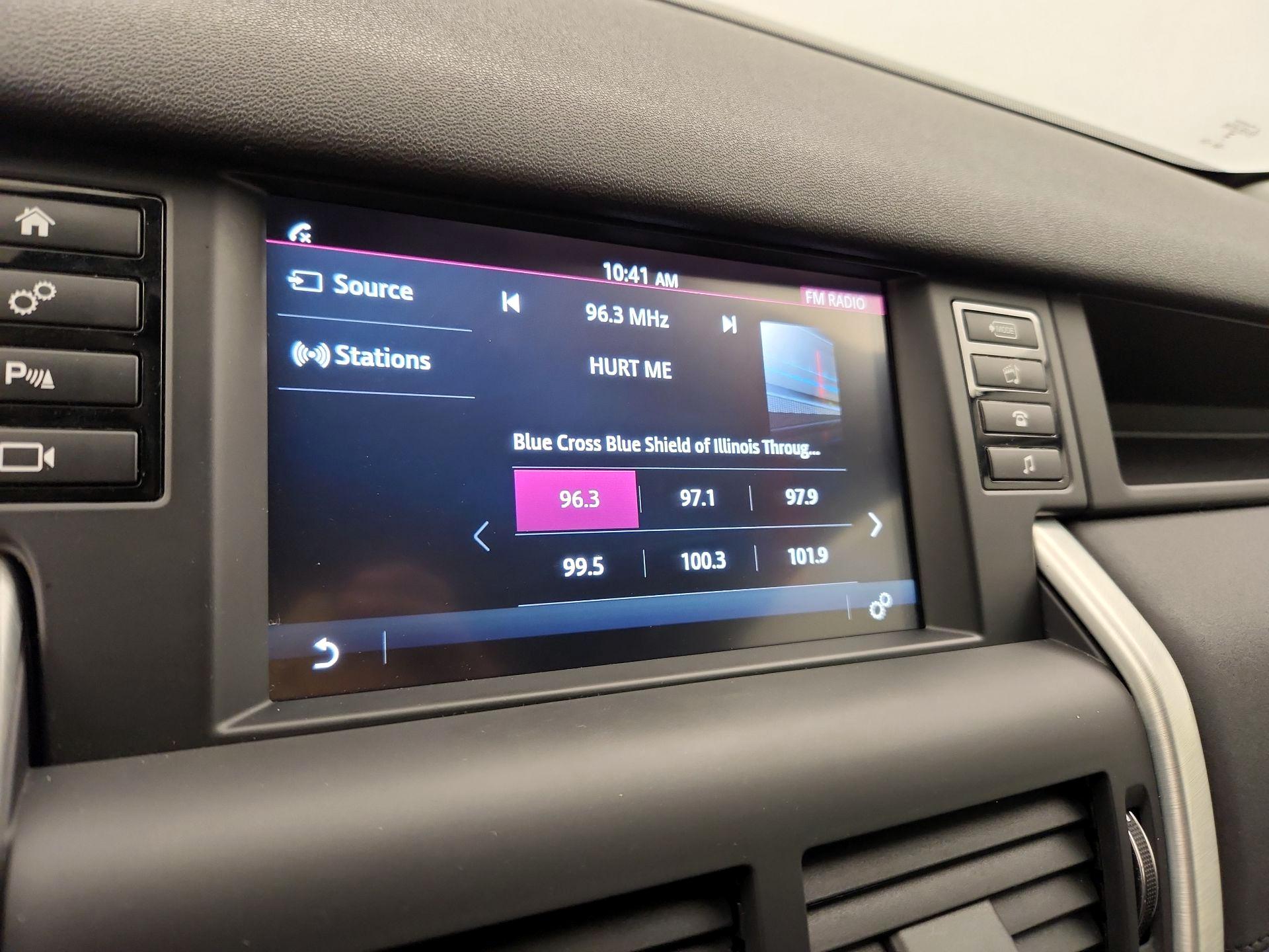 Thumbnail: 2019 Land Rover Discovery Sport - 15