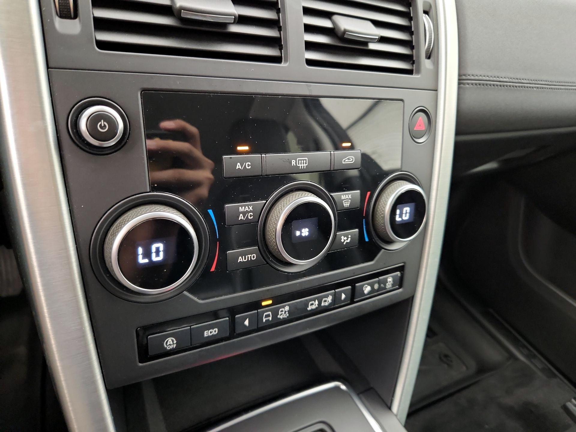 Thumbnail: 2019 Land Rover Discovery Sport - 16