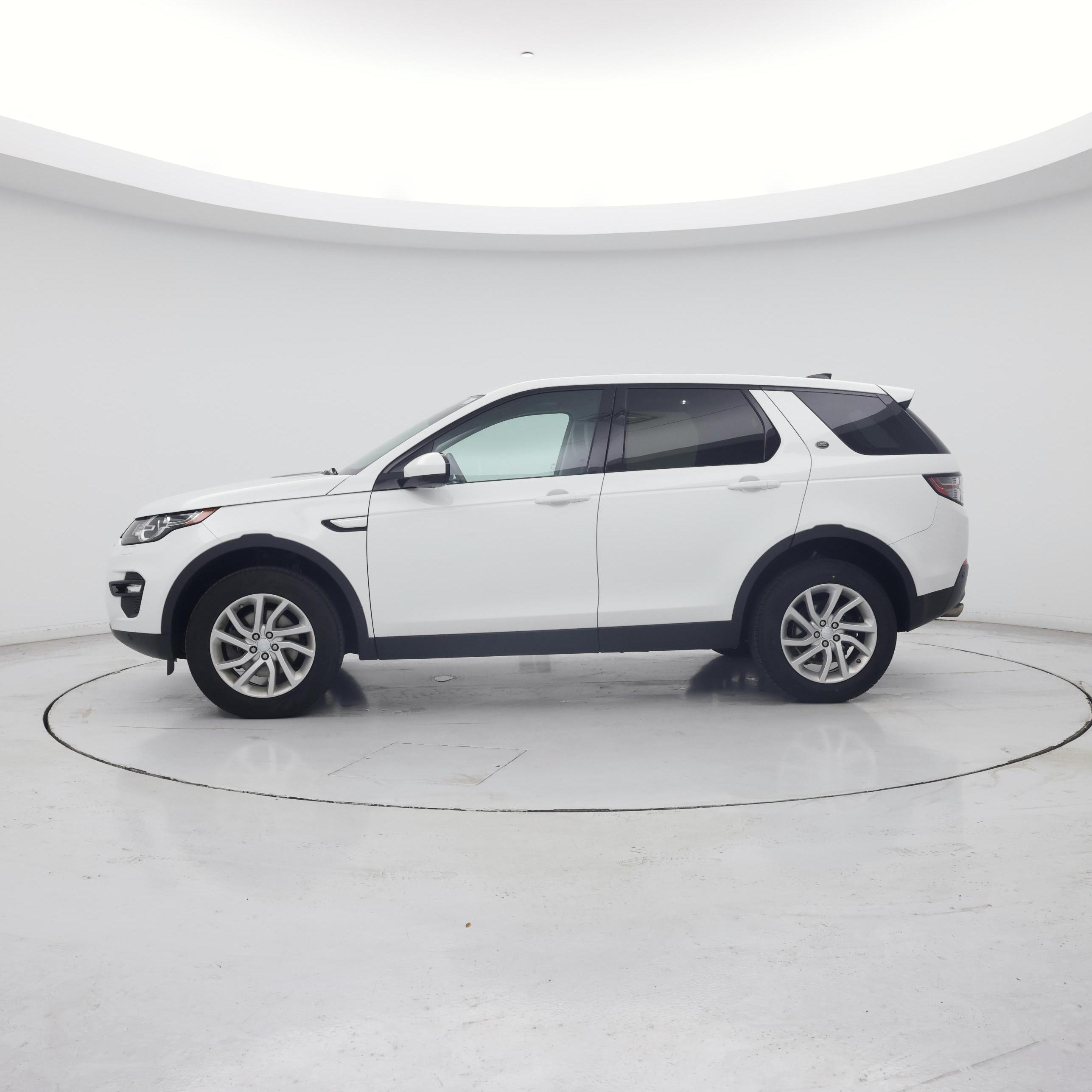 Thumbnail: 2019 Land Rover Discovery Sport - 3