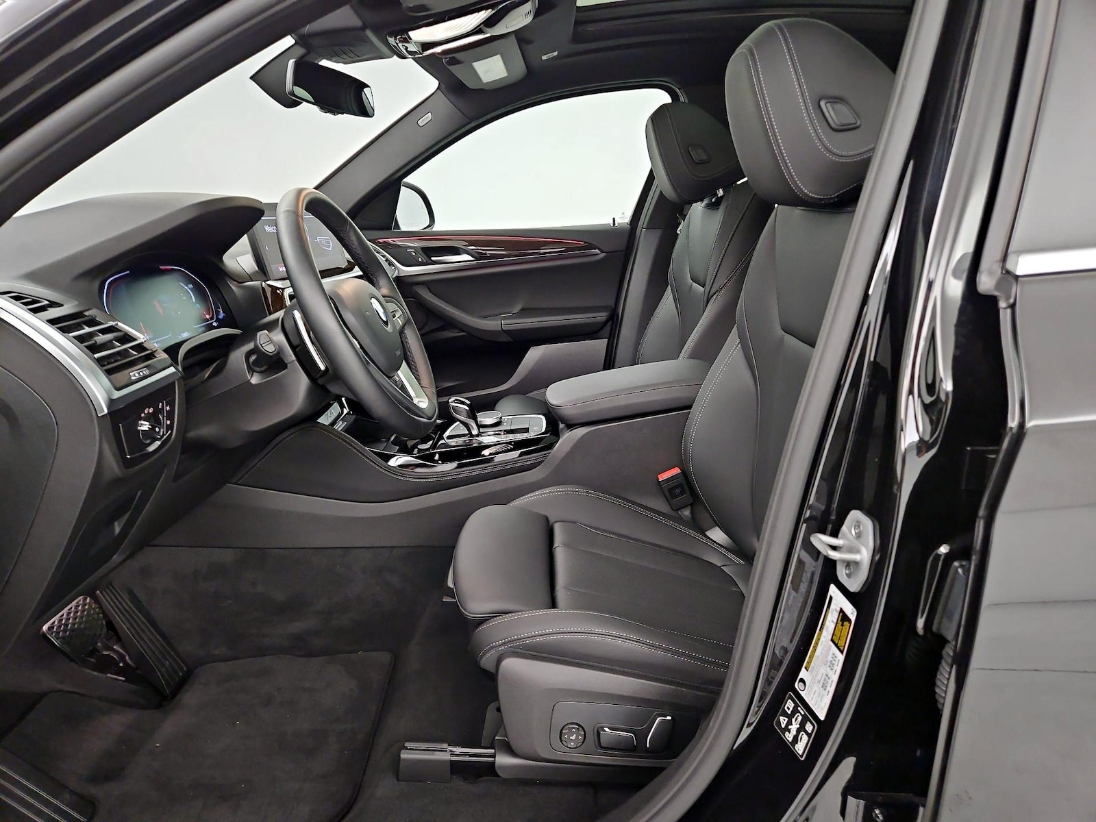 2025 BMW X4 30i - Photo 12