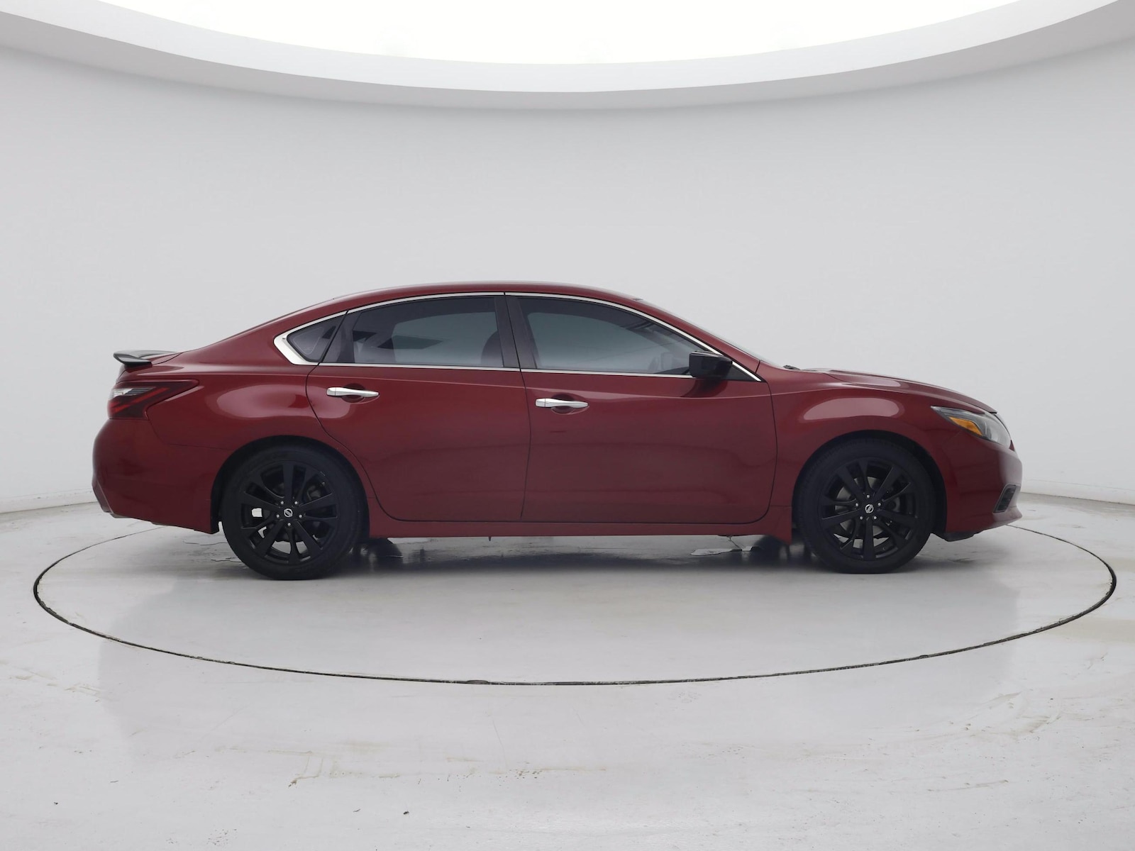 2017 Nissan Altima SR - Photo 8