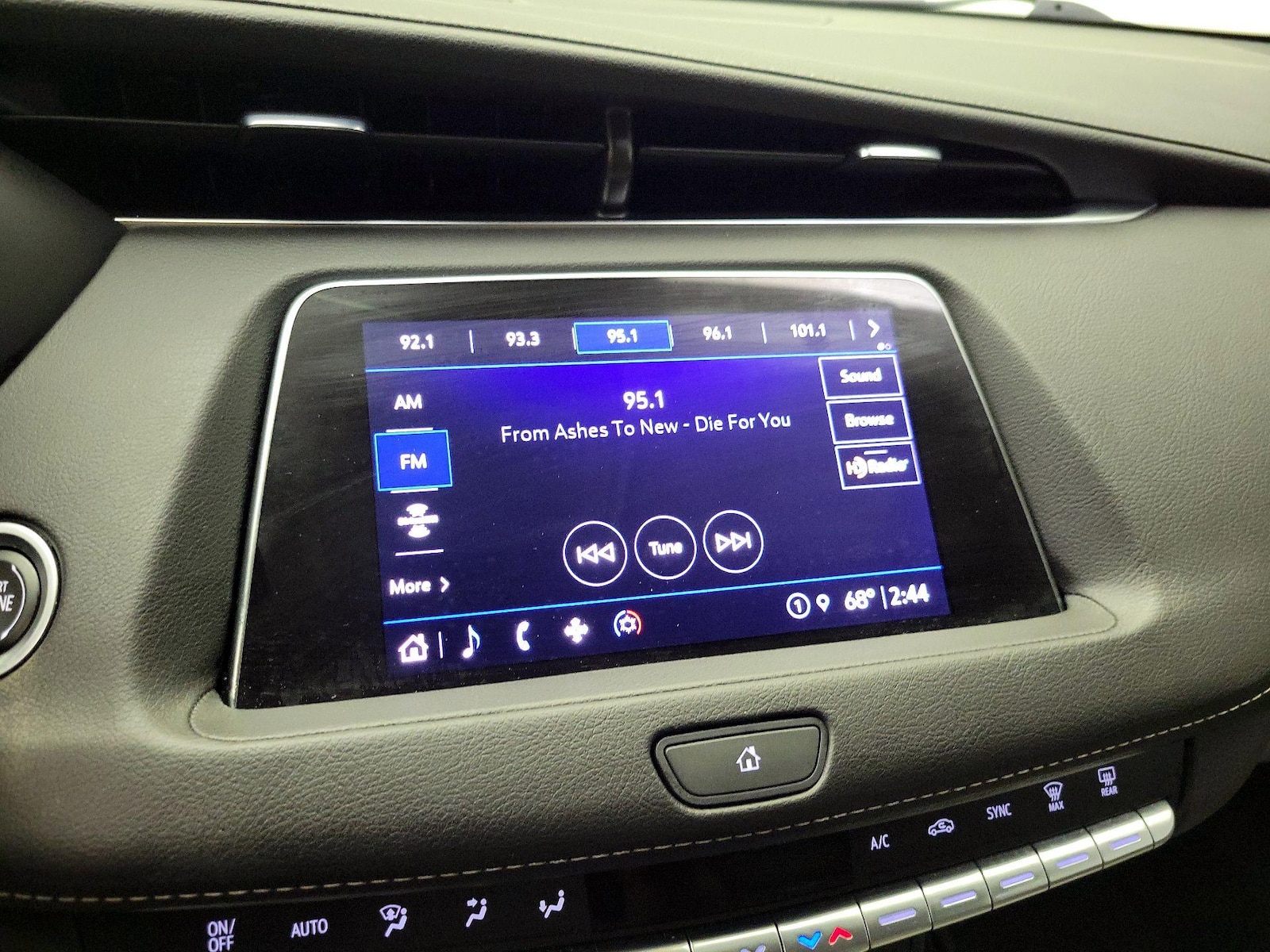 2023 Cadillac XT4 Premium Luxury - Photo 16