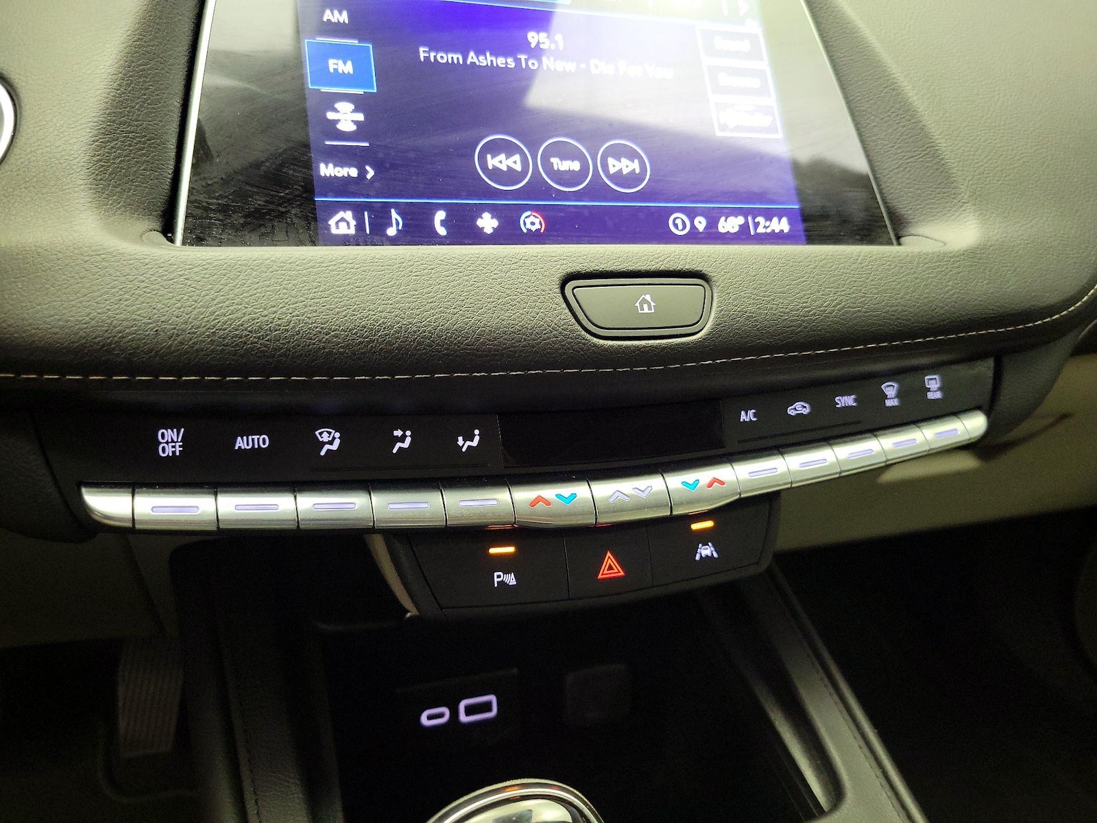 2023 Cadillac XT4 Premium Luxury - Photo 17