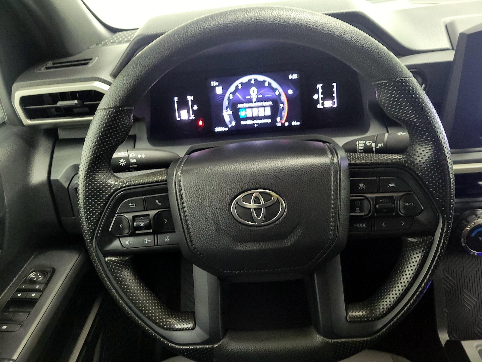 2024 Toyota Tacoma SR - Photo 11