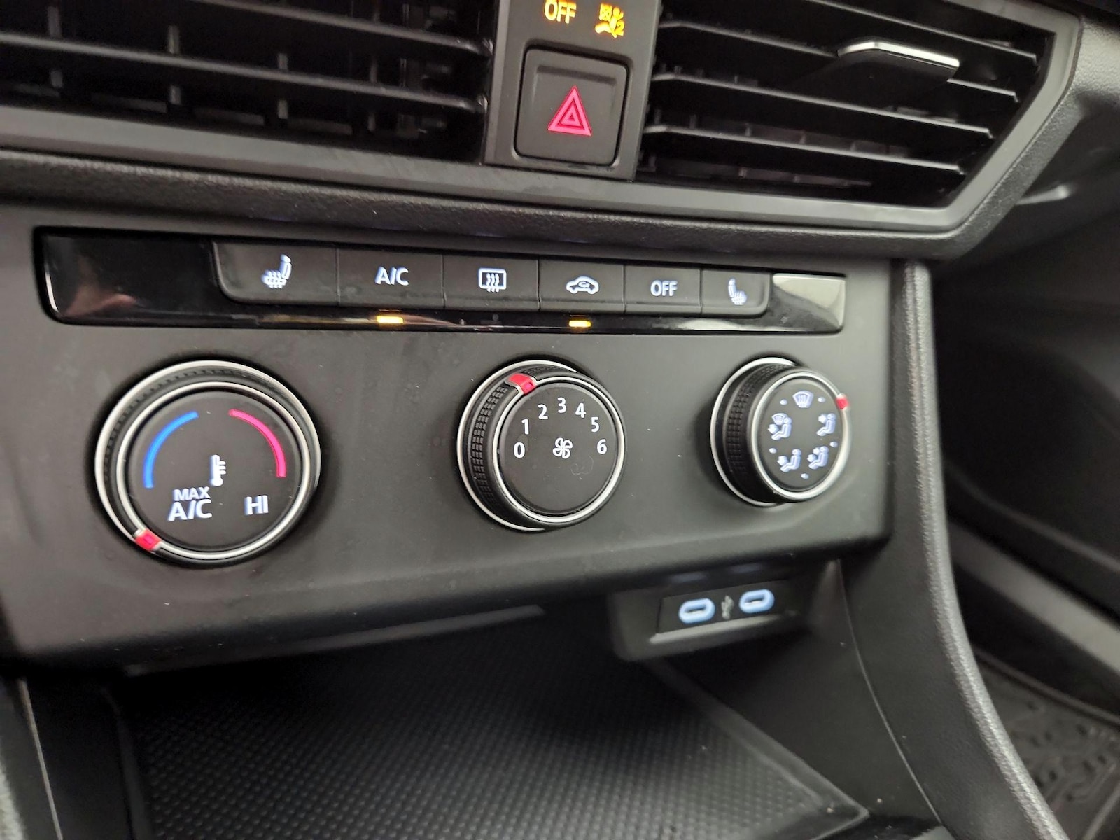 2024 Volkswagen Jetta Sport - Photo 17