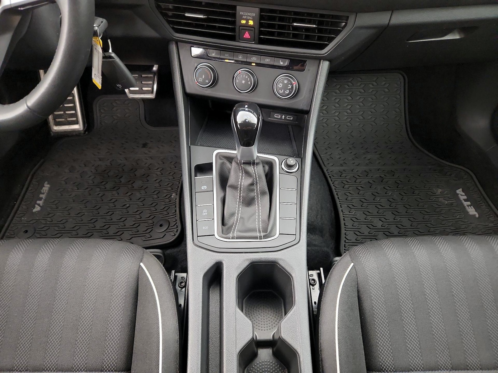 2024 Volkswagen Jetta Sport - Photo 18
