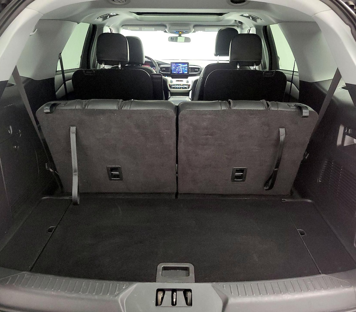 Trunk/Cargo (Seats Up)