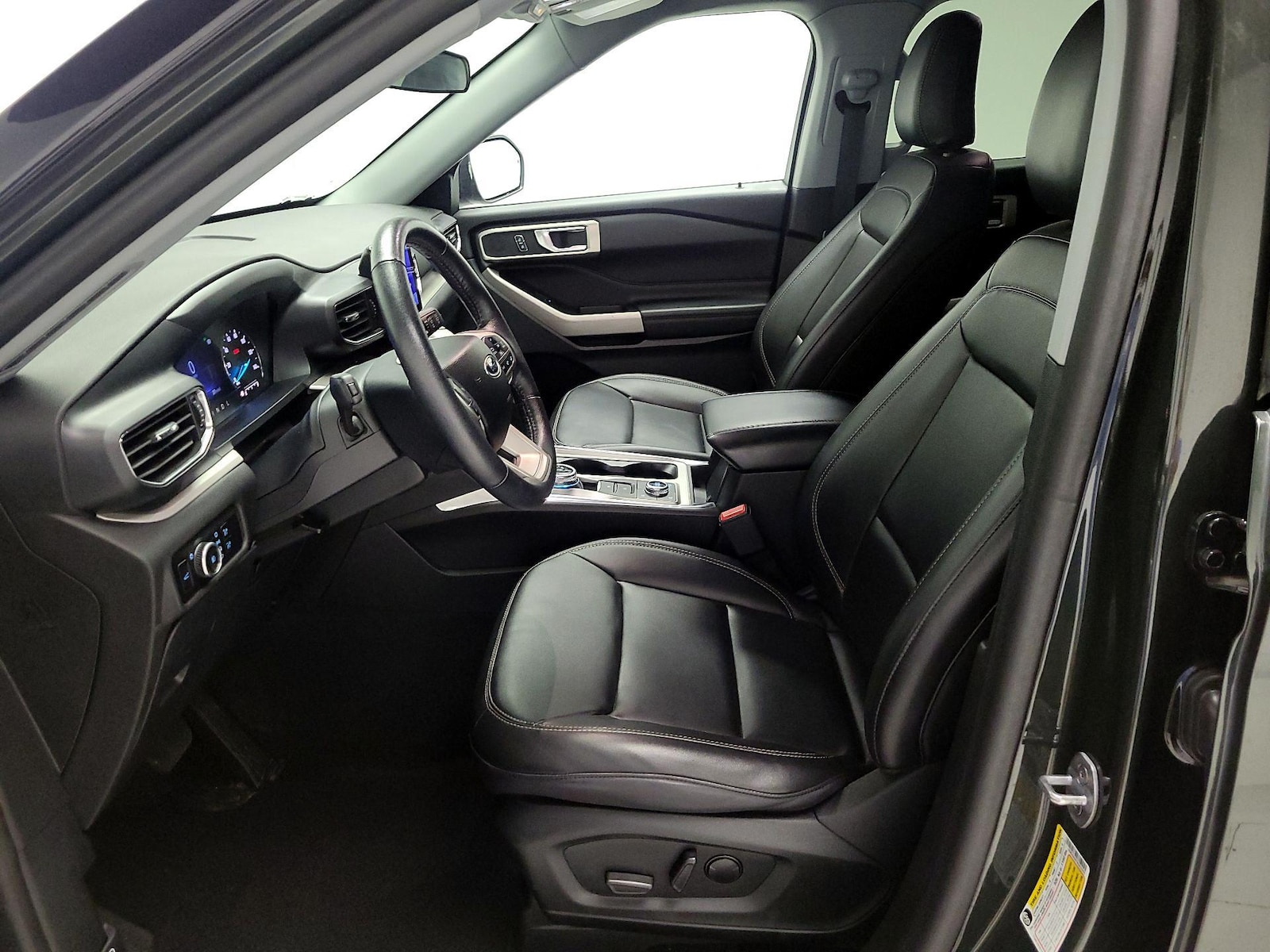 2024 Ford Explorer XLT - Photo 12