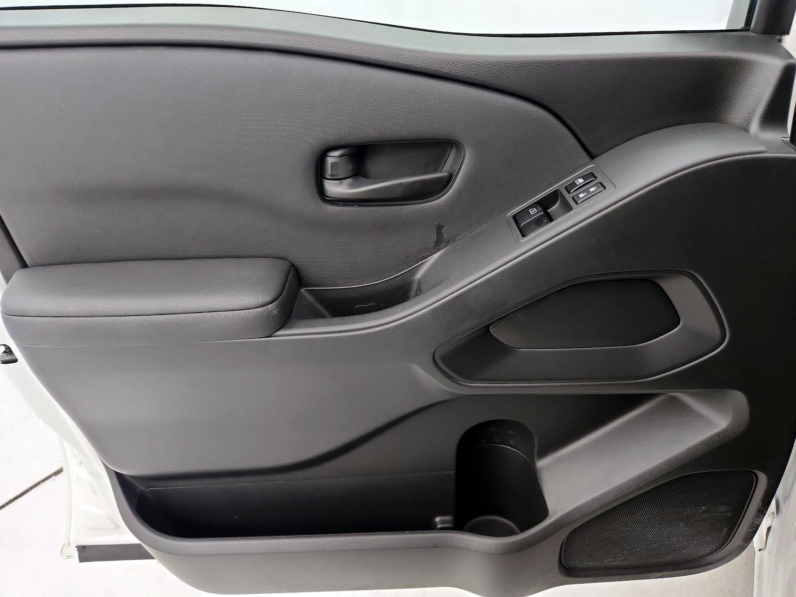 2024 Nissan Frontier S - Photo 11