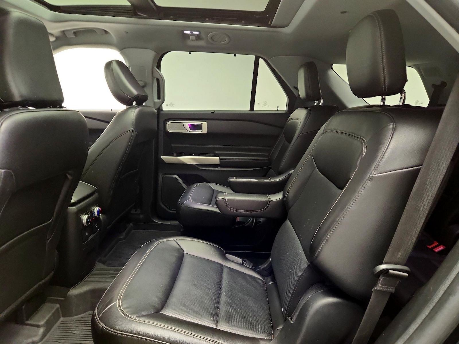 2022 Ford Explorer Limited - Photo 22