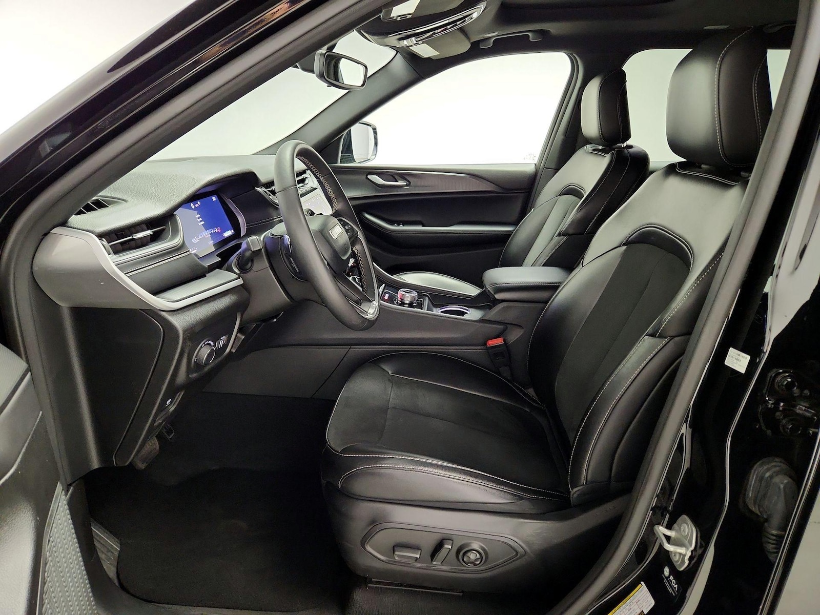 2024 Jeep Grand Cherokee L Altitude - Photo 12