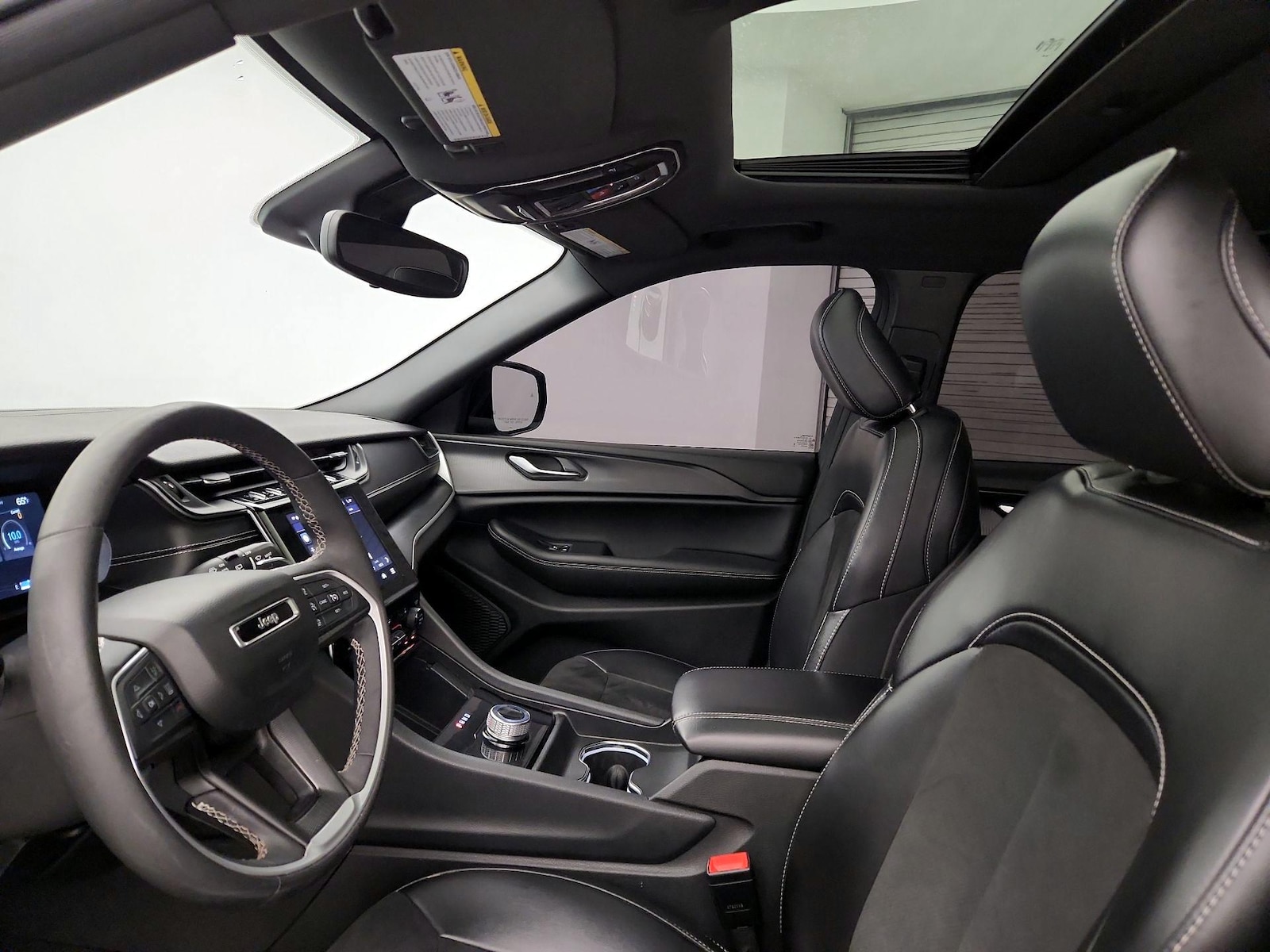 Sunroof(s) & Overhead Airbags
