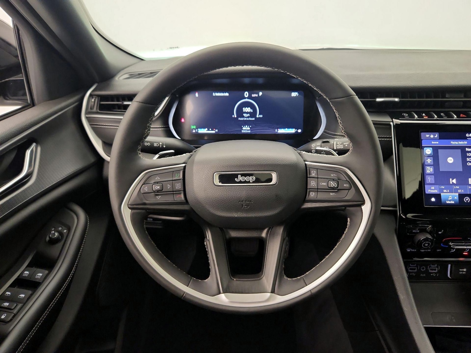 2024 Jeep Grand Cherokee Altitude - Photo 11