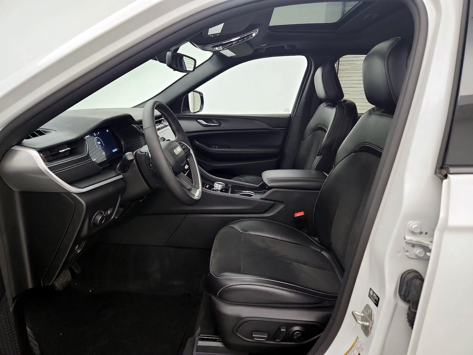 2024 Jeep Grand Cherokee Altitude - Photo 12